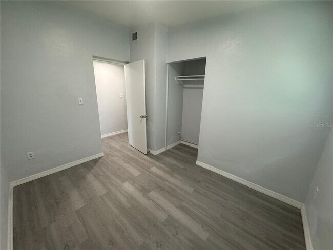 Building Photo - 5605 Cortez Dr