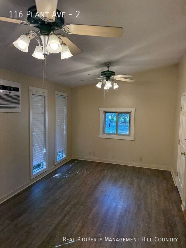 Building Photo - 116 N Plant Ave