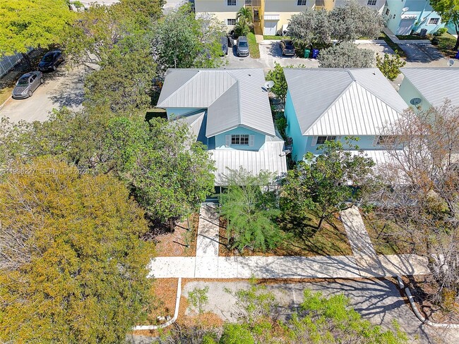 Building Photo - 455 NW 19th Ln