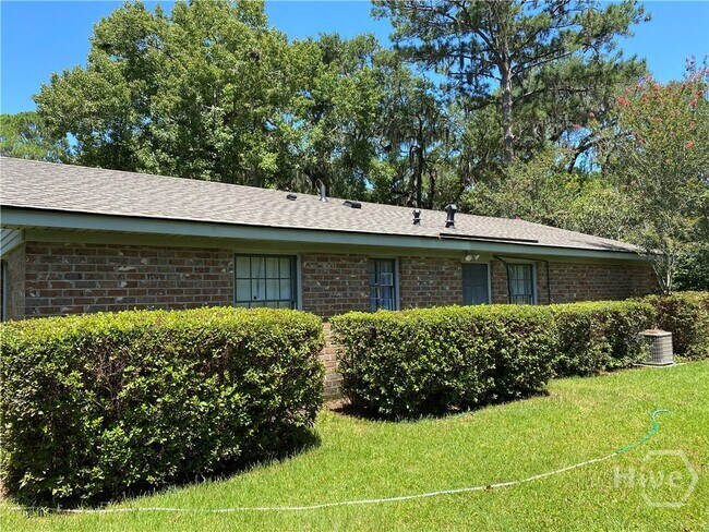 Building Photo - 12438 Largo Dr