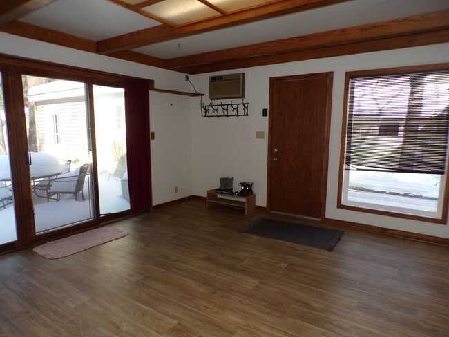 Building Photo - Light-Filled Home in Ideal Traverse City Neighborhood