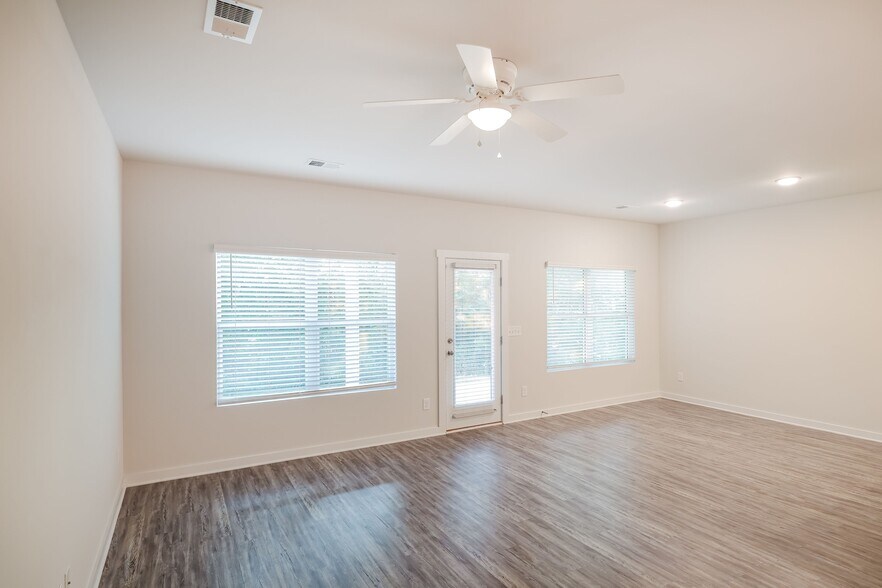 Building Photo - 5537 Cathwick Dr