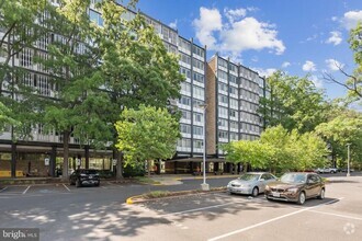Building Photo - 1311 Delaware Ave SW