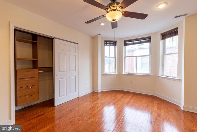 Building Photo - 1017 Dorrance St