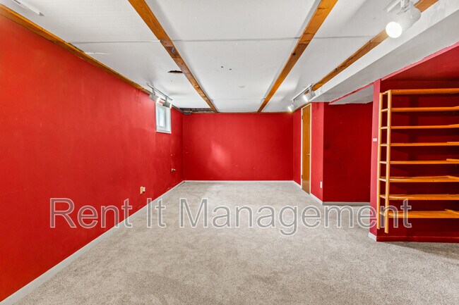 Building Photo - 2315 N. 61st.