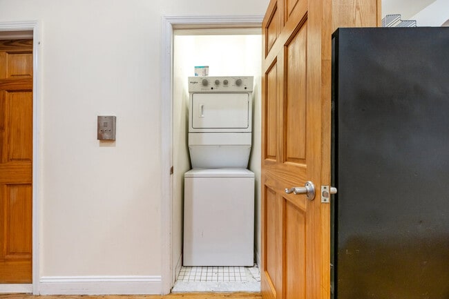 Building Photo - 112 W 136th St