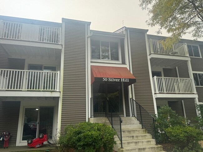 Primary Photo - 50 Silver Hill Ln