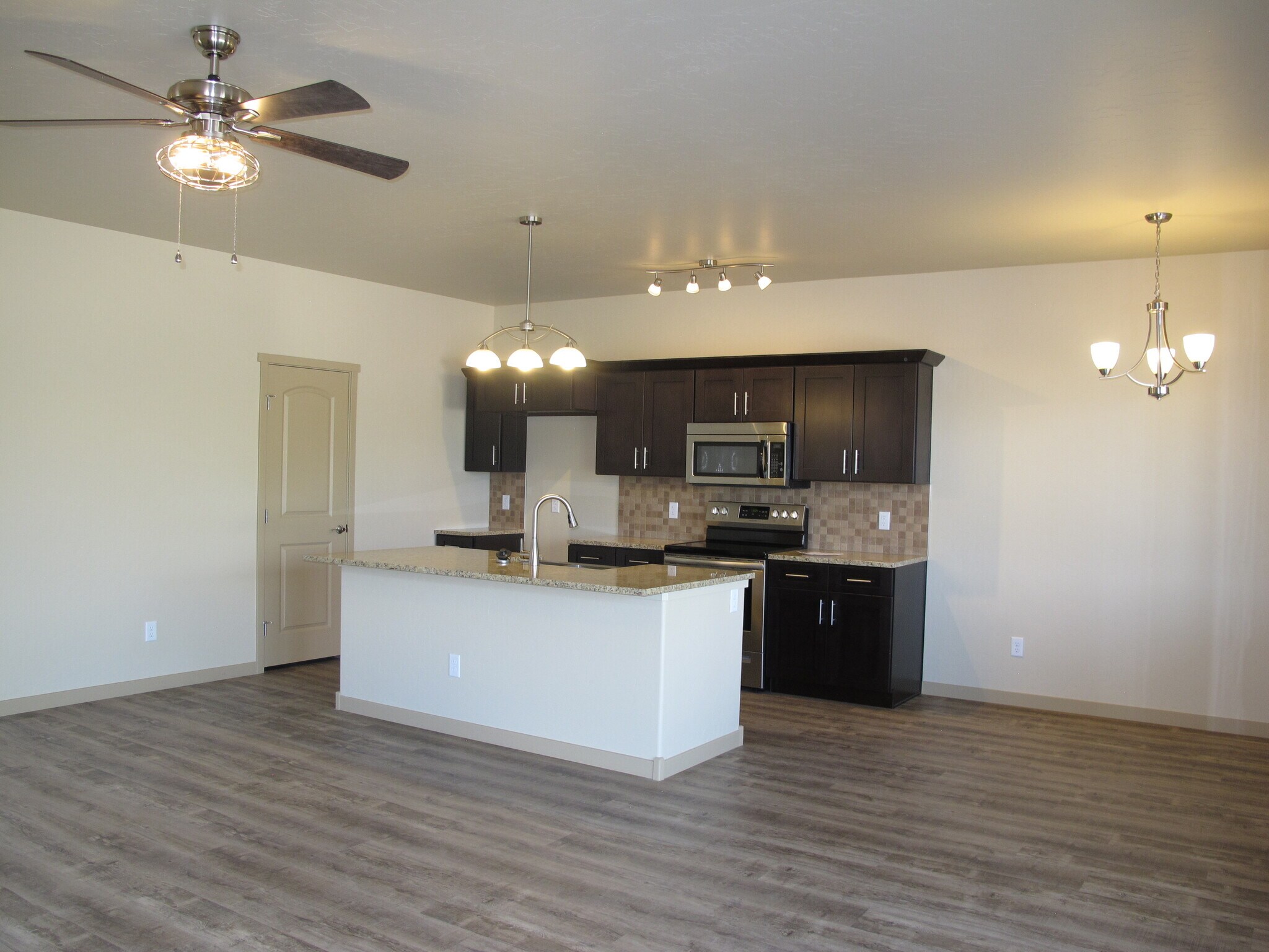 Building Photo - 590 Treviso Ct