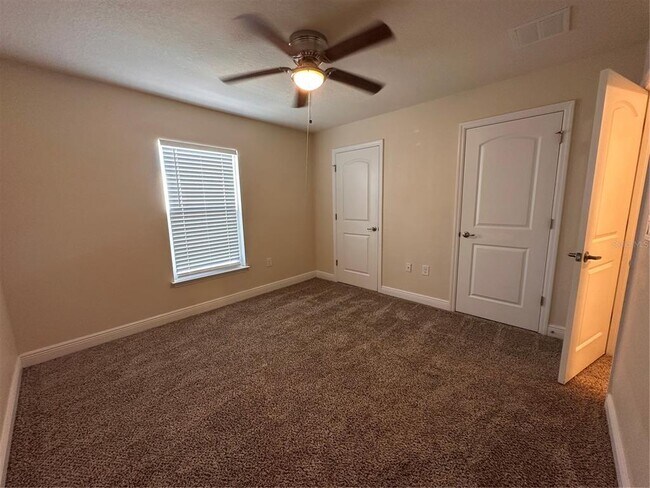 Building Photo - 402 Edith Dr