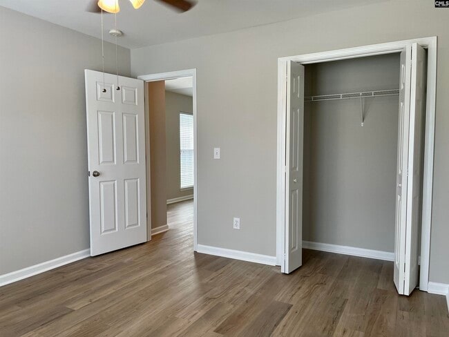 Building Photo - 1027 Glencroft Dr