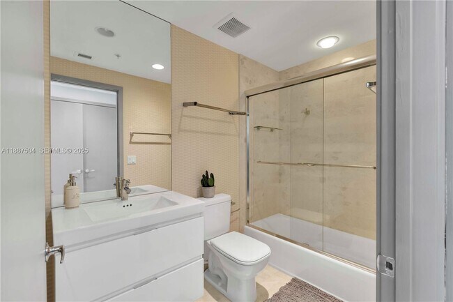 Building Photo - 17111 Biscayne Blvd