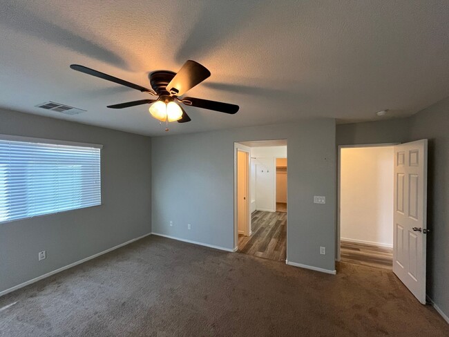 Building Photo - Rooftop Views and 3bed house for rent