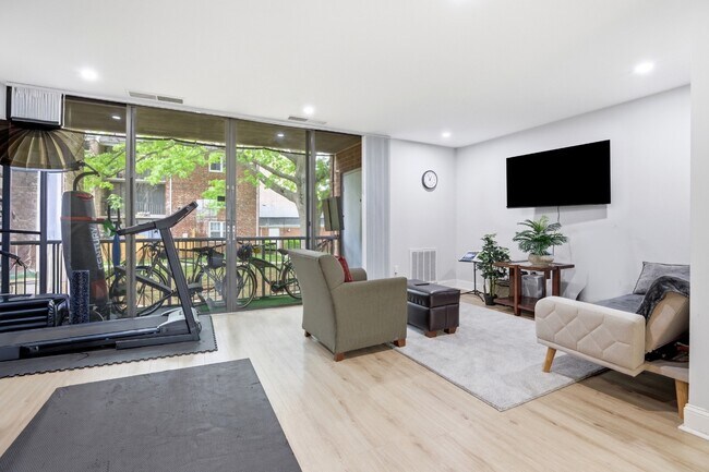 Building Photo - 742 Quince Orchard Blvd