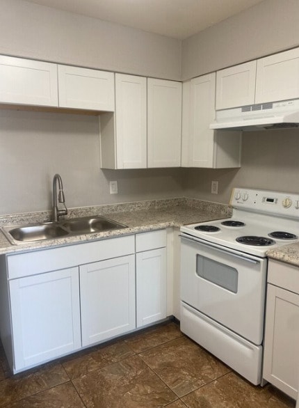 Building Photo - 2310 E Broadway Rd