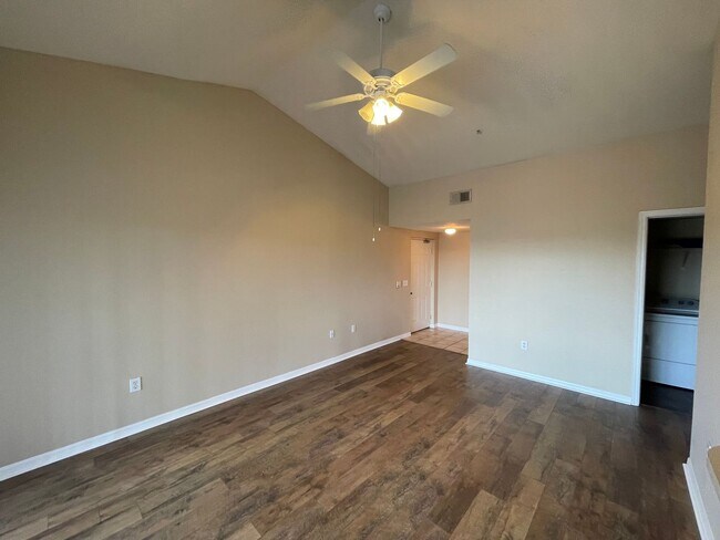 Building Photo - ANNUAL RENTAL - 2 BED / 1 BATH AT FAIRWAY PRESERVE