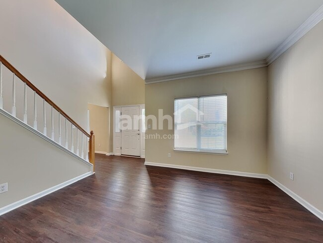 Building Photo - 2713 Glasshouse Rd