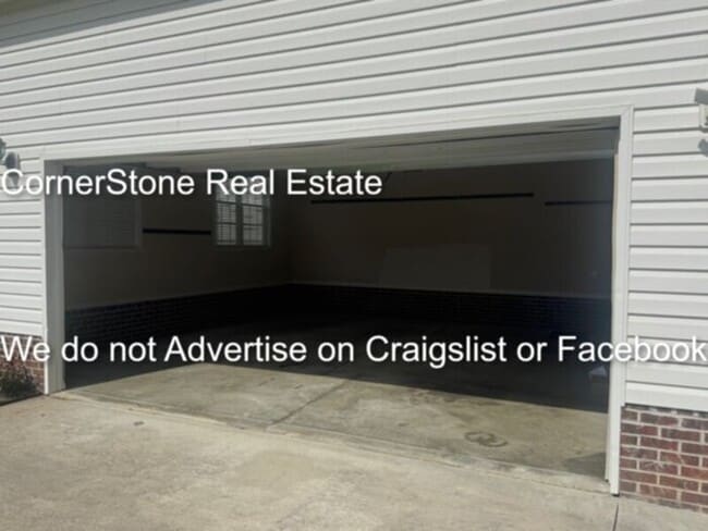 Building Photo - 6499 Chamblee Dr