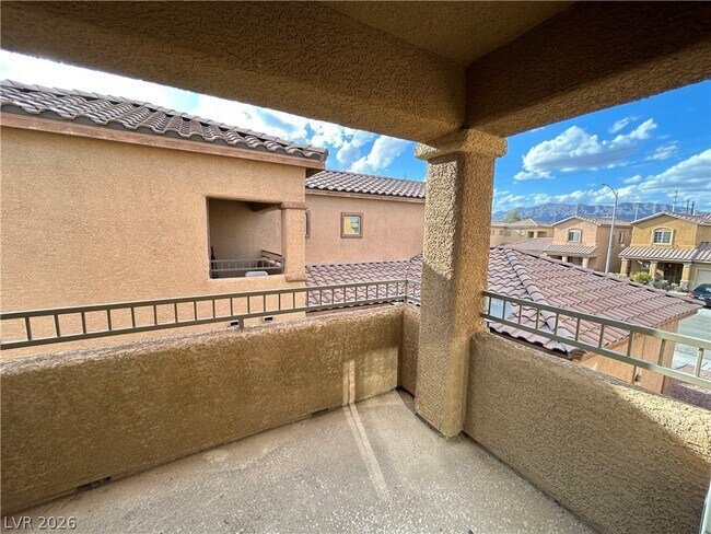 Building Photo - 3533 Terraza Mar Ave