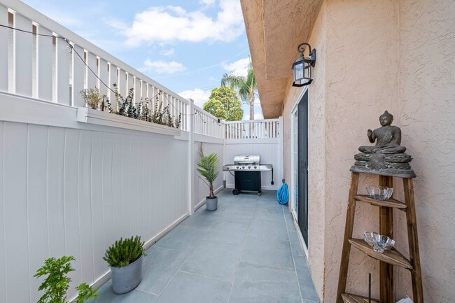 Building Photo - Fully Furnished Rental Imperal Beach