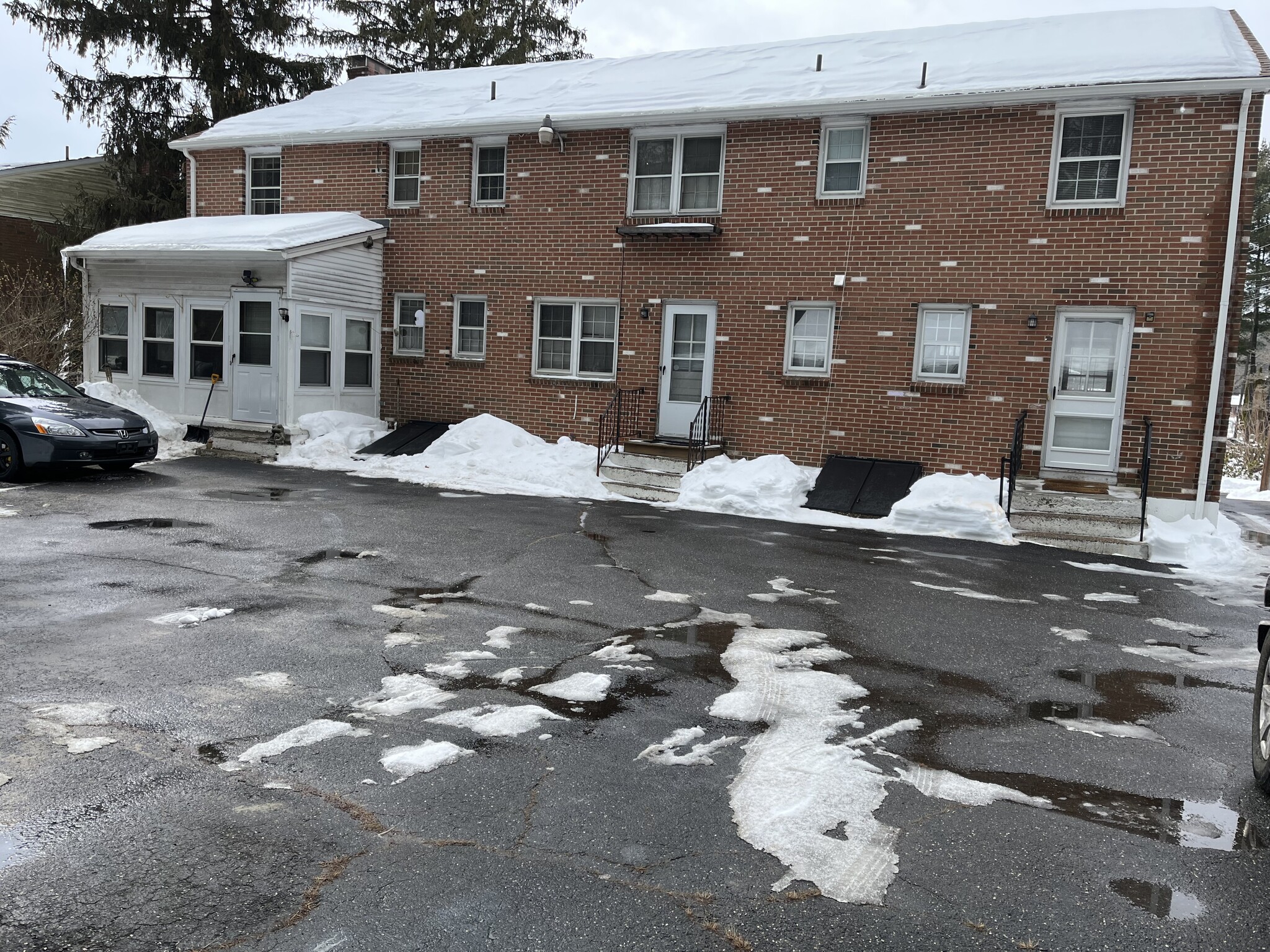 Building Photo - 95 Shawn Dr