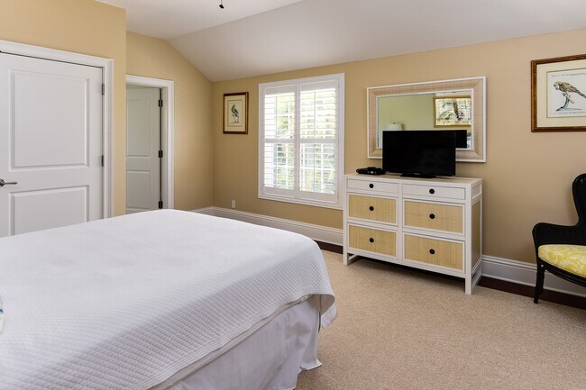 Building Photo - 255 Bahama Ln