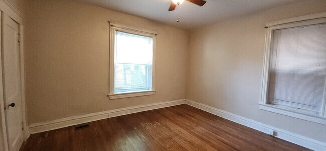 Building Photo - 6009 Kingsbury Ave