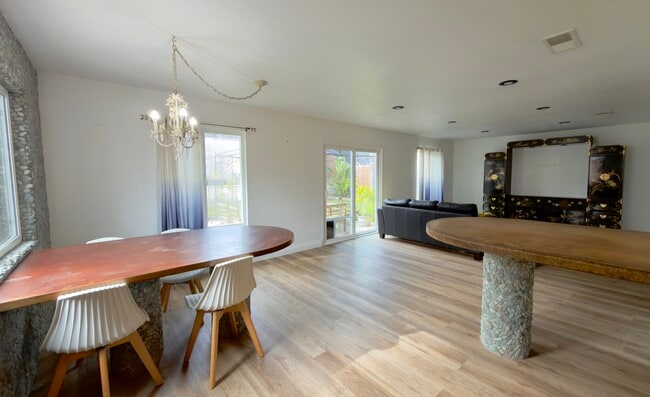 Building Photo - 4504 Moraga Ave