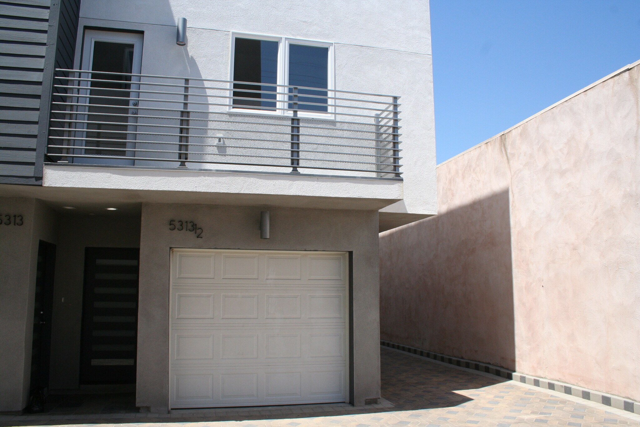Building Photo - 5313 Riverton Ave