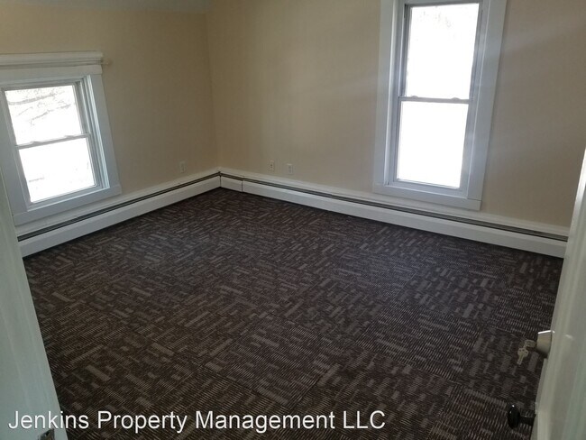Building Photo - 5 br, 3 bath House - 122 S 4th St
