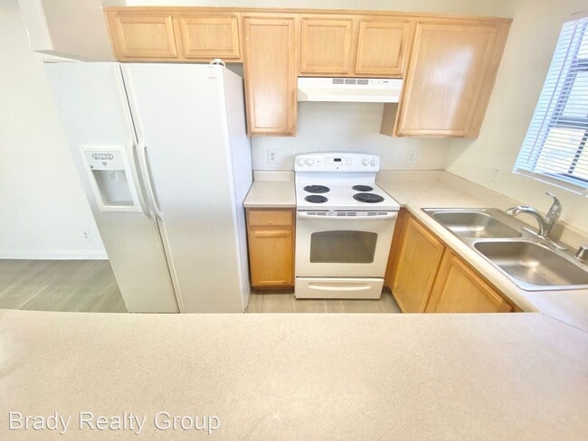 Building Photo - 2 br, 2 bath House - 2978 Juniper Hills #201