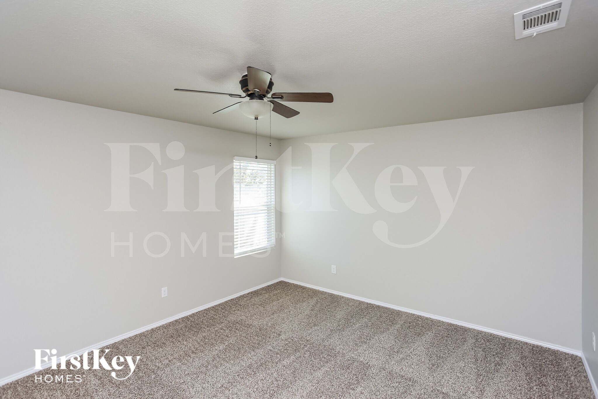 Building Photo - 10460 Winding Passage Way