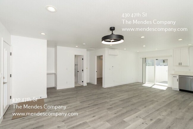 Building Photo - 430 47th St