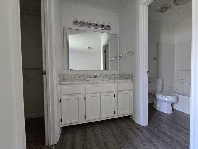 Building Photo - 1521 Kara Ct
