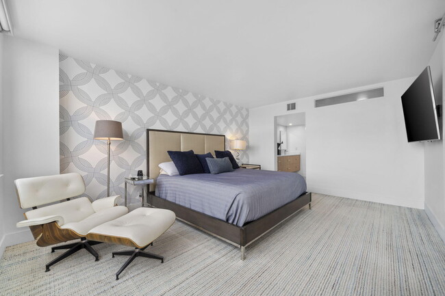 Building Photo - 511 Bayshore Dr