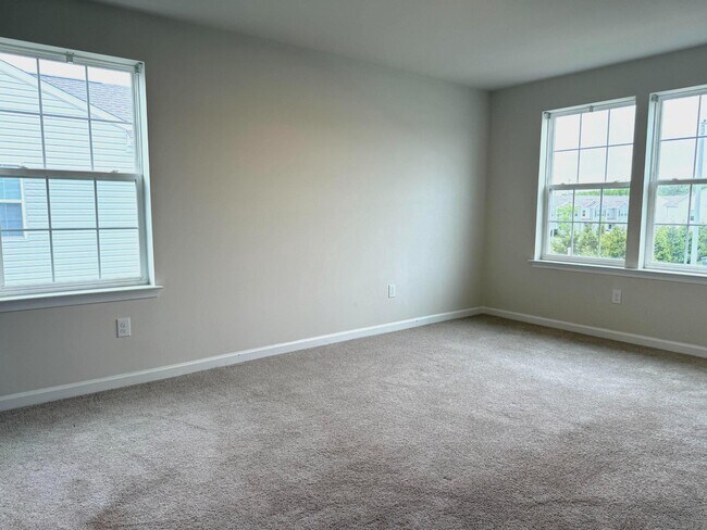 Building Photo - 173 Mazzeo Dr