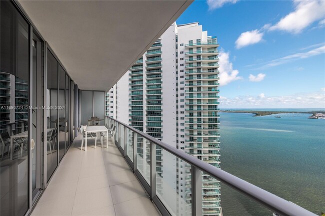 Building Photo - 1300 Brickell Bay Dr