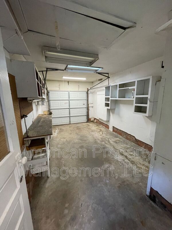 Building Photo - 718 N Gary Pl