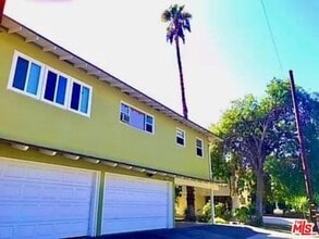 Building Photo - 624 N Toluca Park Dr