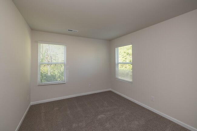 Building Photo - 214 S Bell Ave