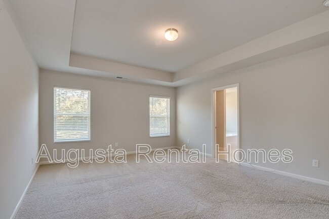 Building Photo - 301 Claudia Dr