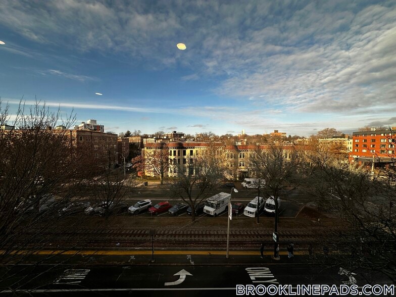 Building Photo - 1243 Beacon St