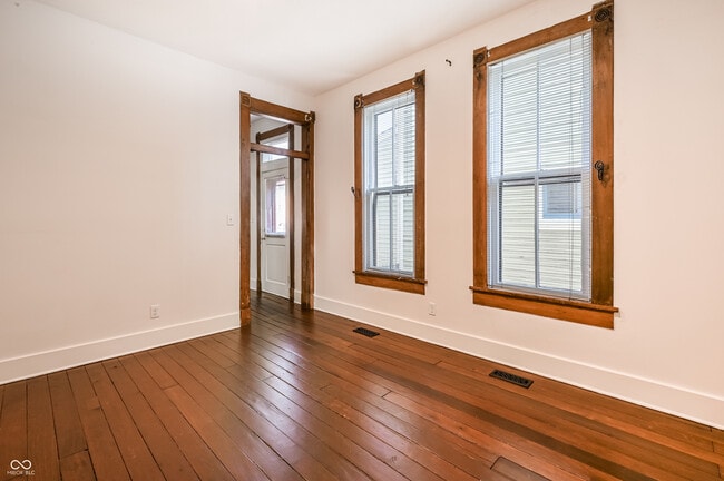 Building Photo - 314 N College Ave
