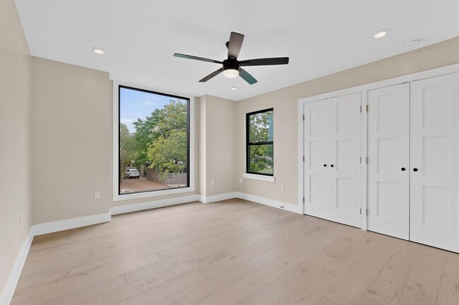 Building Photo - 5018 Highland Ct