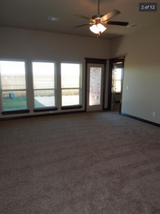 Building Photo - $1000.00 OFF 1ST MONTH RENT