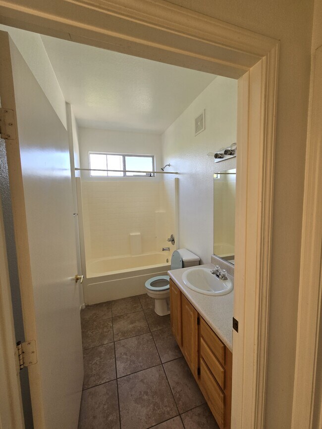 Second Bath - 1401 N Michael Way