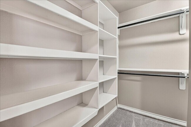 Building Photo - 5114 Spring Brook Dr