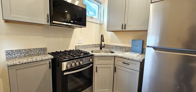 Building Photo - 207 S Union St