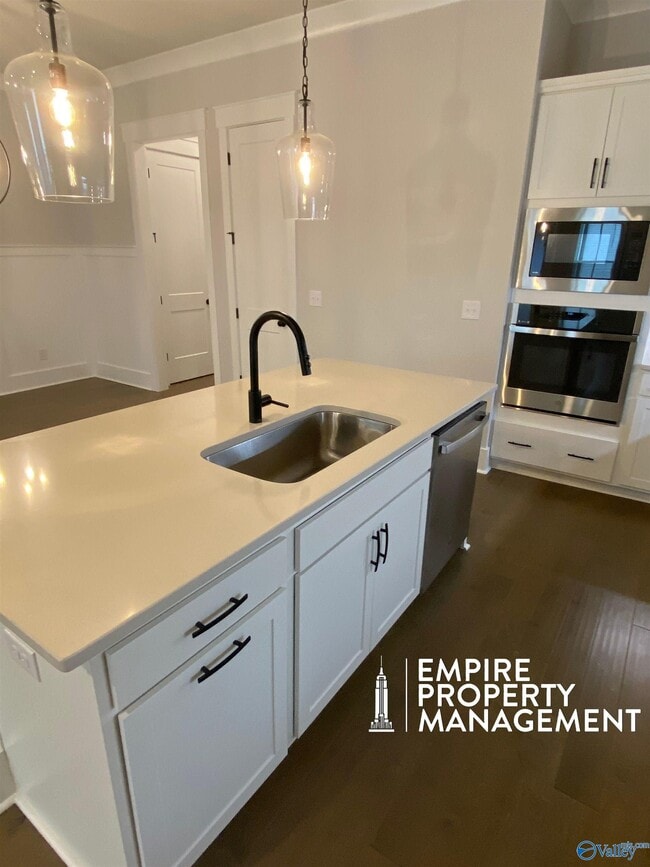 Building Photo - 318 Hay Rake Dr