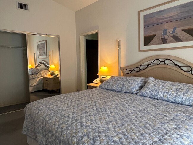 Building Photo - Fabulous Newly available Seasonal Rental i...