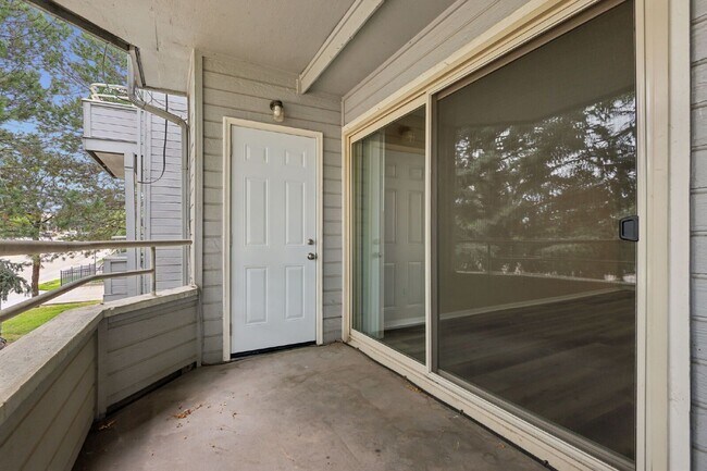 Building Photo - 1065 Acapulco Ct